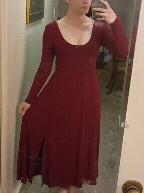 Women's Scoop Neck Long Sleeve Maxi Dress in Burgundy